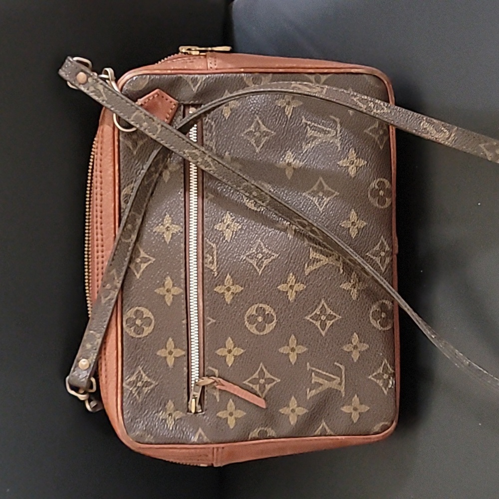 Authentic VINTAGE Louis Vuitton Marly Bandouliere Shoulder Bag